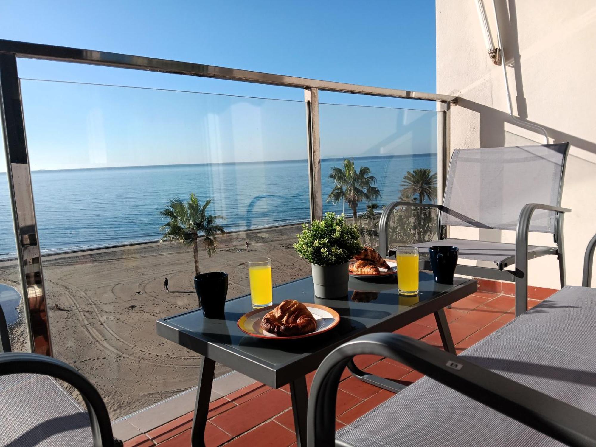 Alojamiento Iberia Playa Estepona Dış mekan fotoğraf