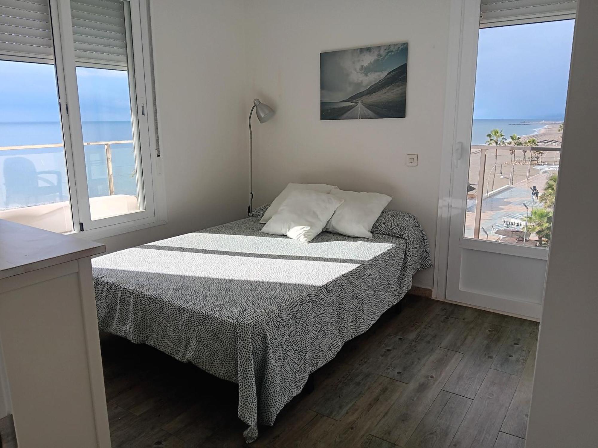 Alojamiento Iberia Playa Estepona Dış mekan fotoğraf