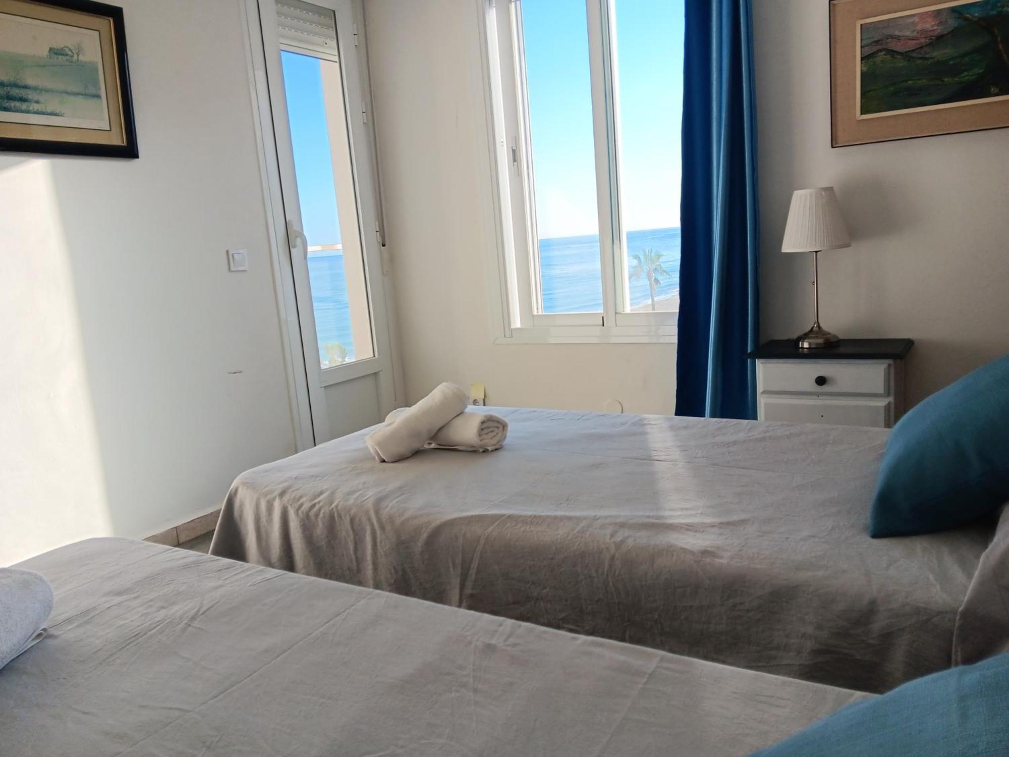 Alojamiento Iberia Playa Estepona Dış mekan fotoğraf